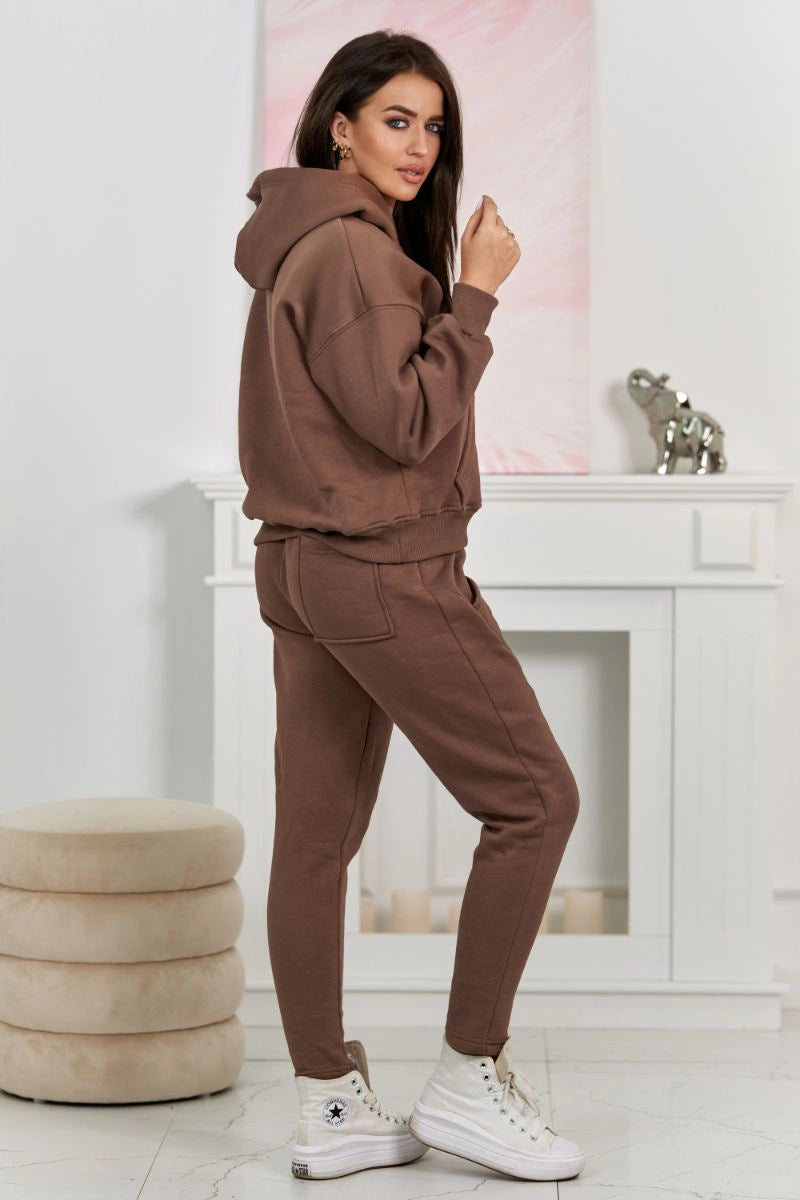 Изолиран комплект суичър с панталон 9577