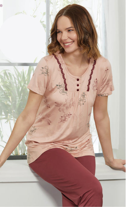 Дамска пижама от блуза с къс ръкав и 7/8 панталон 98110