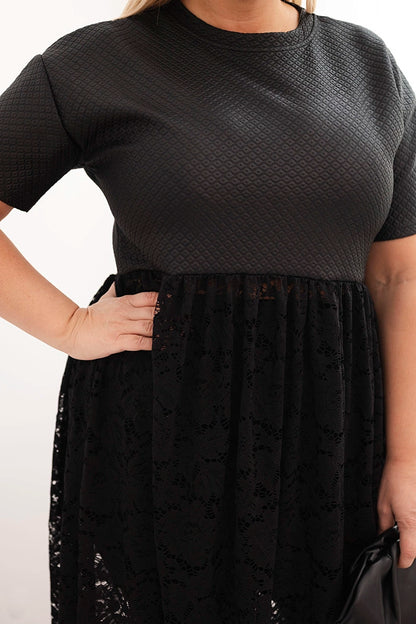 Дамска рокля Plus Size с къс ръкав и дантелена долна част ART22560