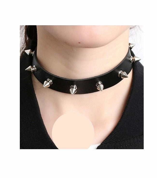 Черен кожен харнес с шипове за врата AA-0295