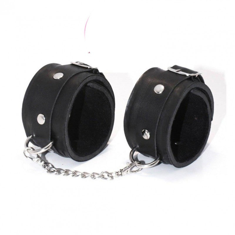 Кожени харнес белезници със синджир AA-700546