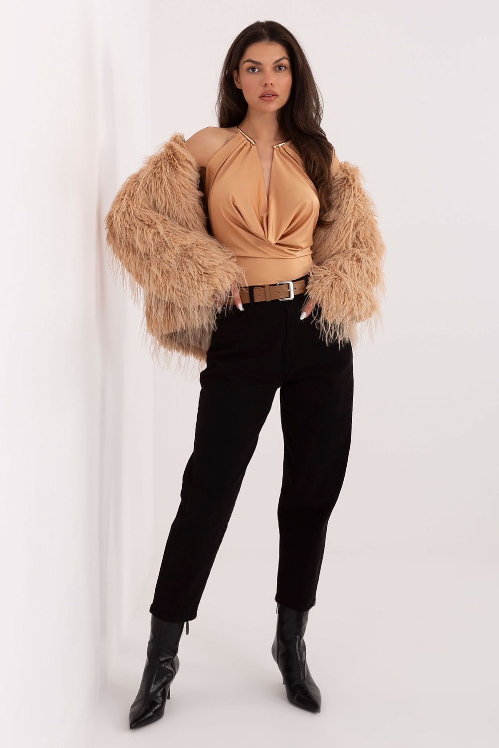 Оформяне на тялото model 221566 Italy Moda 