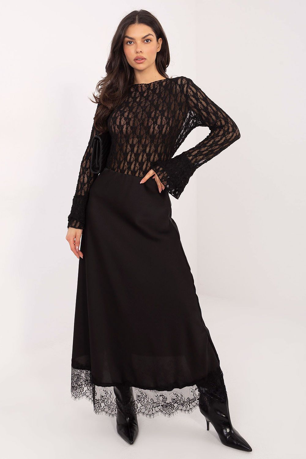 Коприна с дантела model 222446 Italy Moda 