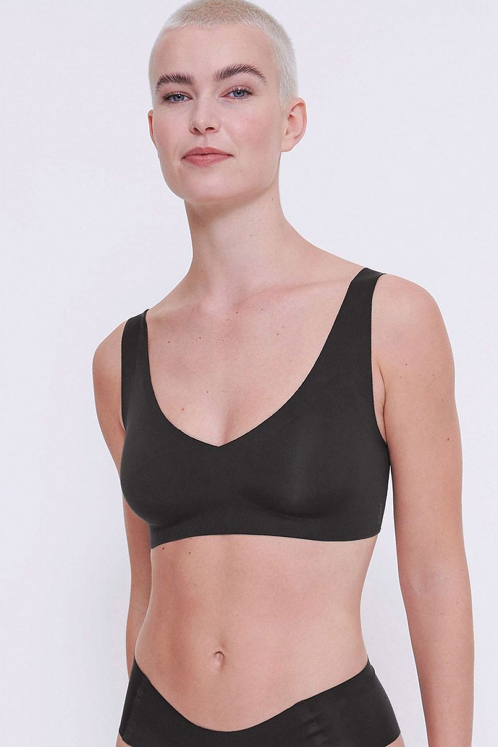  Спортен сутиен model 229972 Sloggi 