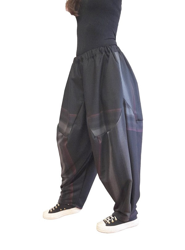 Дамски черен широк панталон Дарина