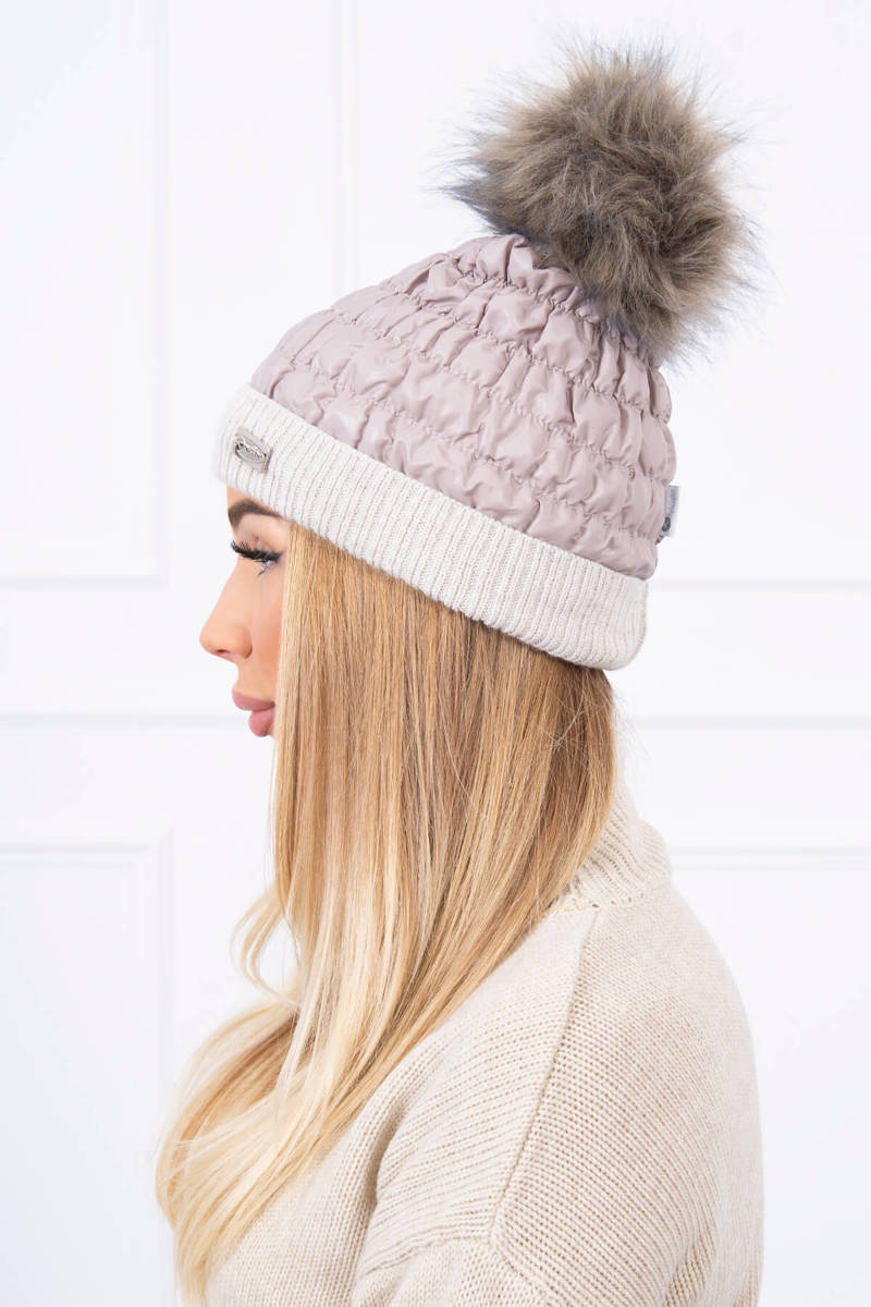 Дамска шапка с помпон K160