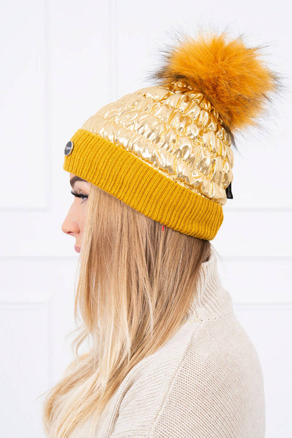 Дамска шапка с помпон K160