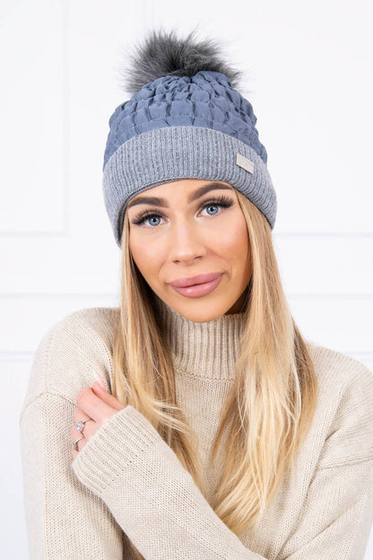 Дамска шапка с помпон K160