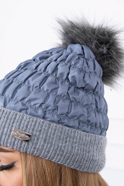 Дамска шапка с помпон K160