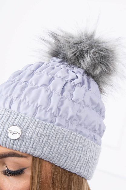 Дамска шапка с помпон K160