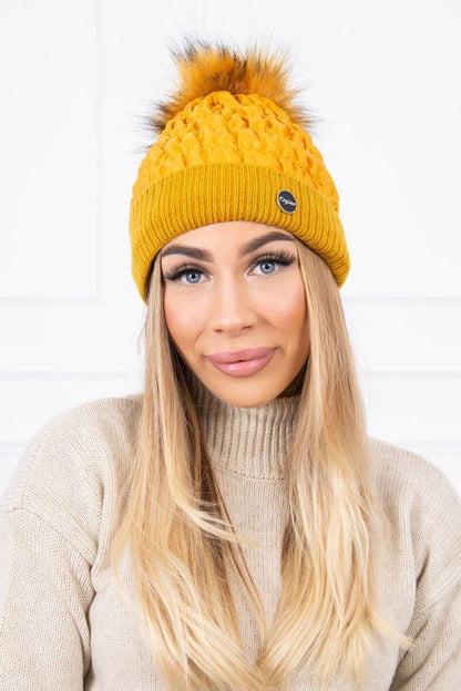 Дамска шапка с помпон K160