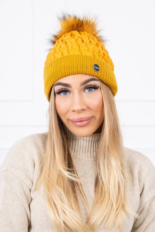 Дамска шапка с помпон K160