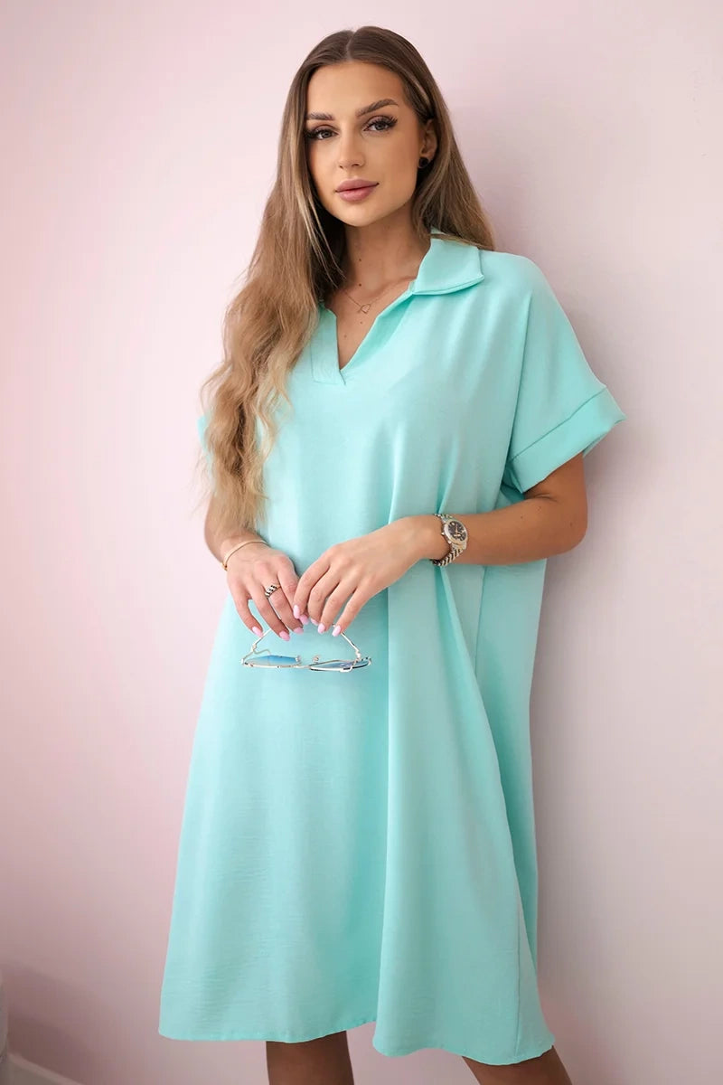 Рокля с V-образно деколте и яка ИТ-33