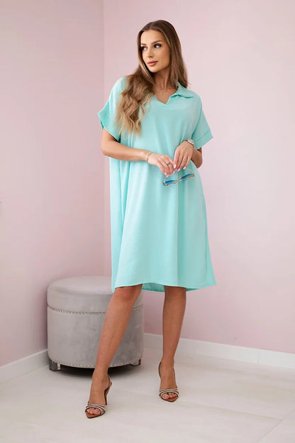 Рокля с V-образно деколте и яка ИТ-33