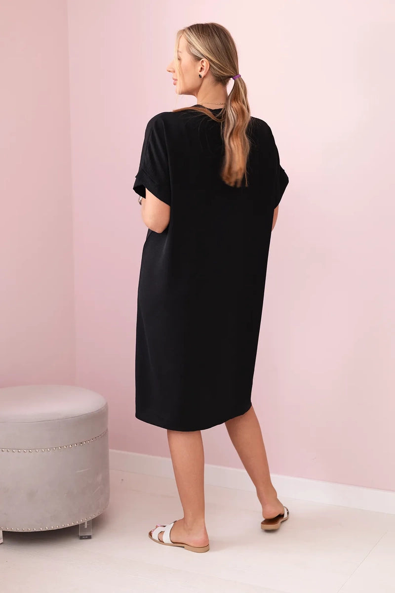 Рокля с V-образно деколте и яка ИТ-33