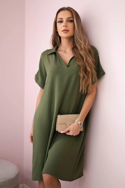 Рокля с V-образно деколте и яка ИТ-33