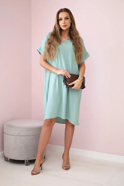 Рокля с V-образно деколте и яка ИТ-33