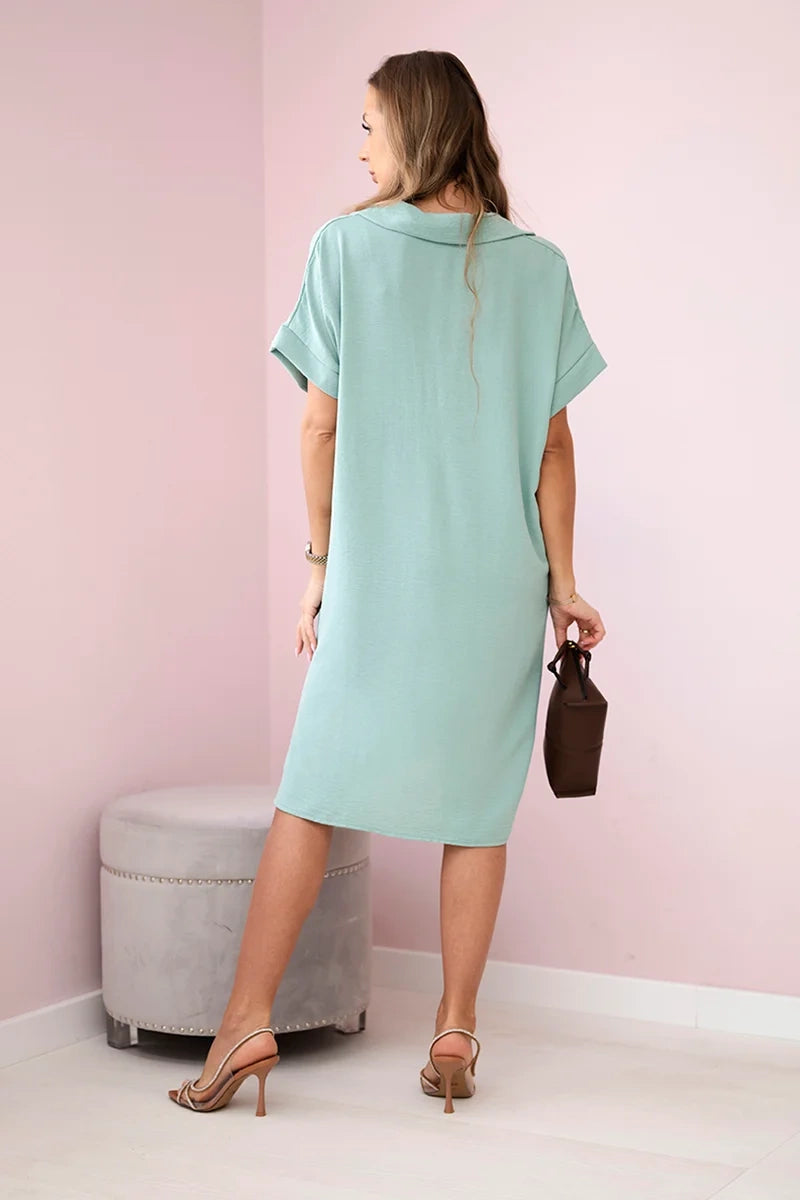 Рокля с V-образно деколте и яка ИТ-33