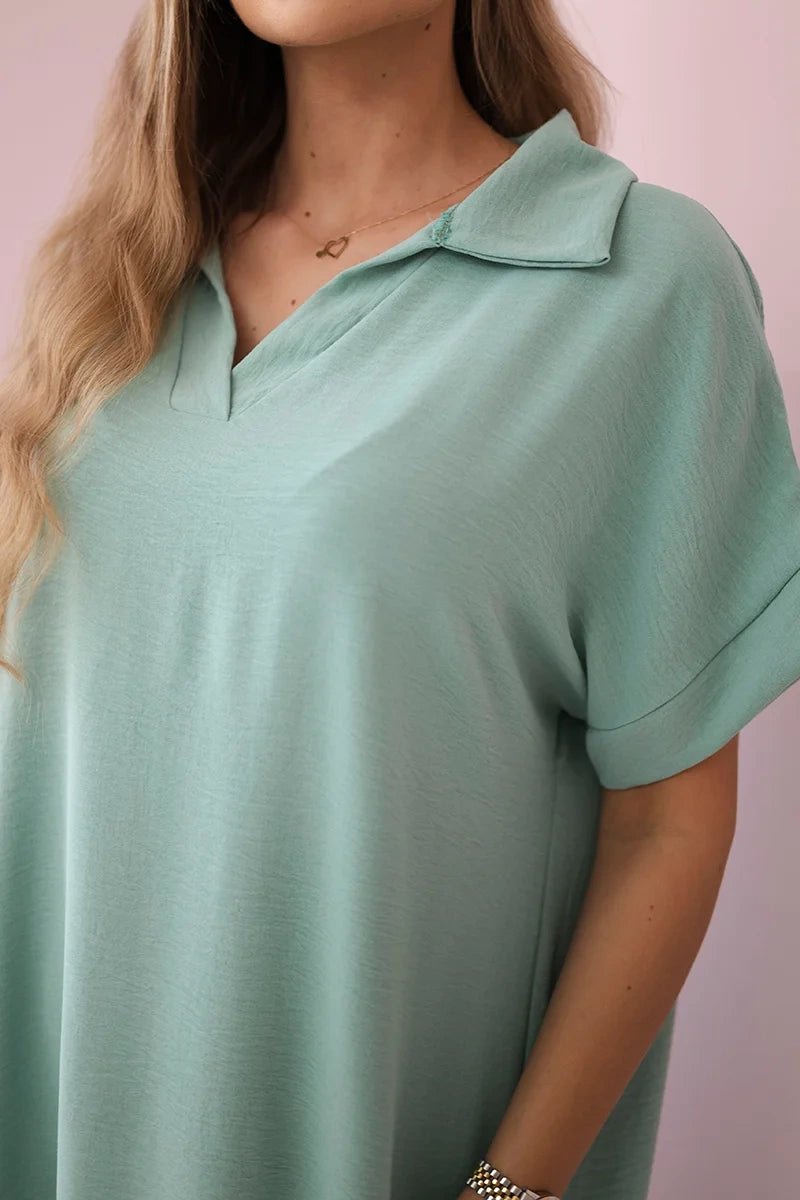 Рокля с V-образно деколте и яка ИТ-33