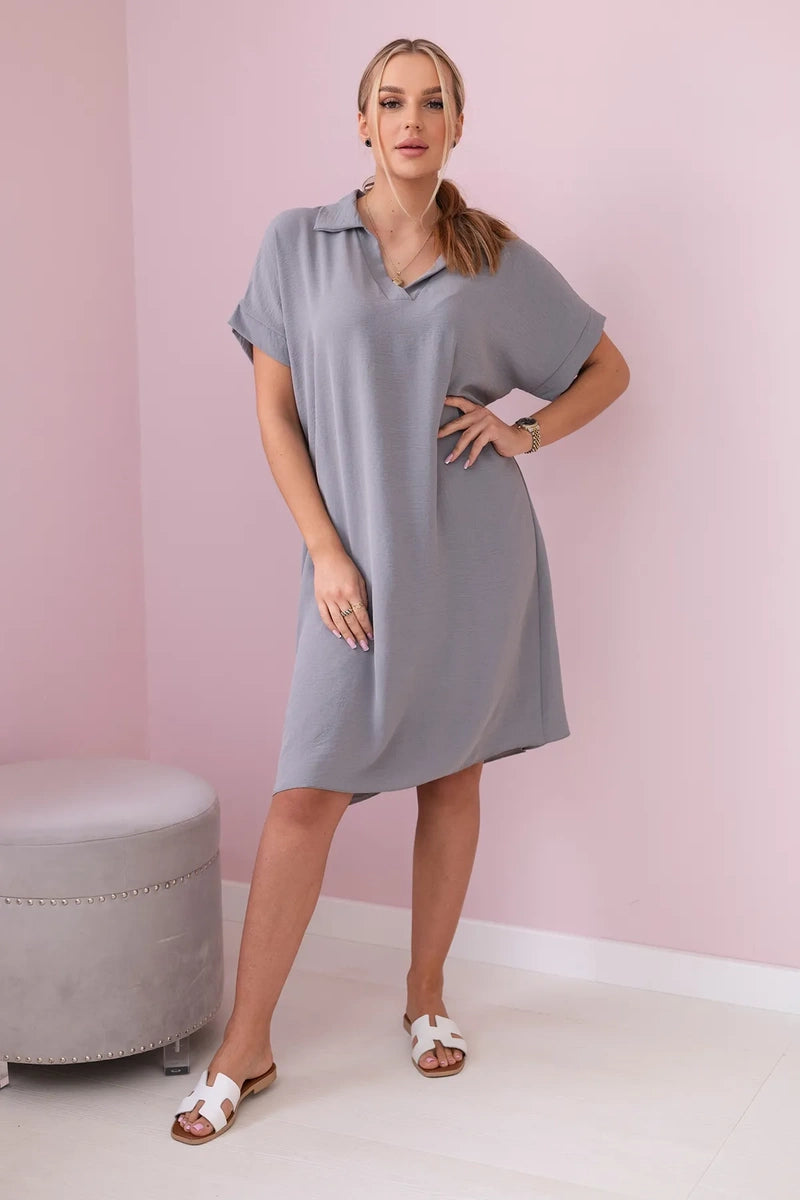 Рокля с V-образно деколте и яка ИТ-33