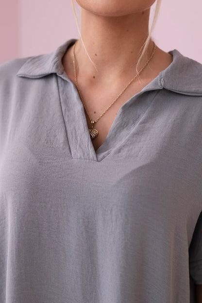 Рокля с V-образно деколте и яка ИТ-33