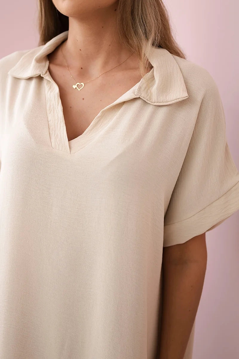 Рокля с V-образно деколте и яка ИТ-33