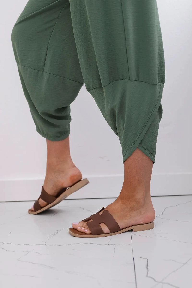 Панталон с широки крачоли и джобове ИТ-37