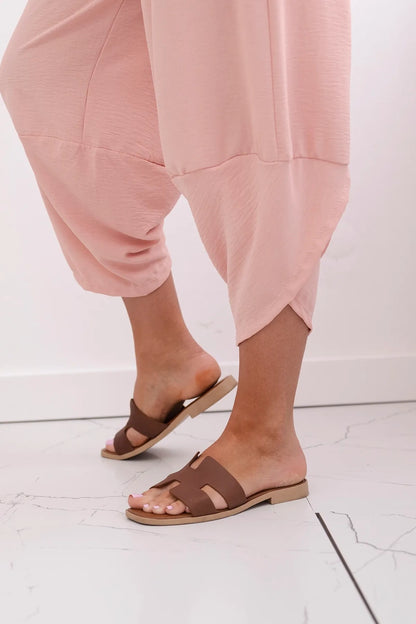 Панталон с широки крачоли и джобове ИТ-37