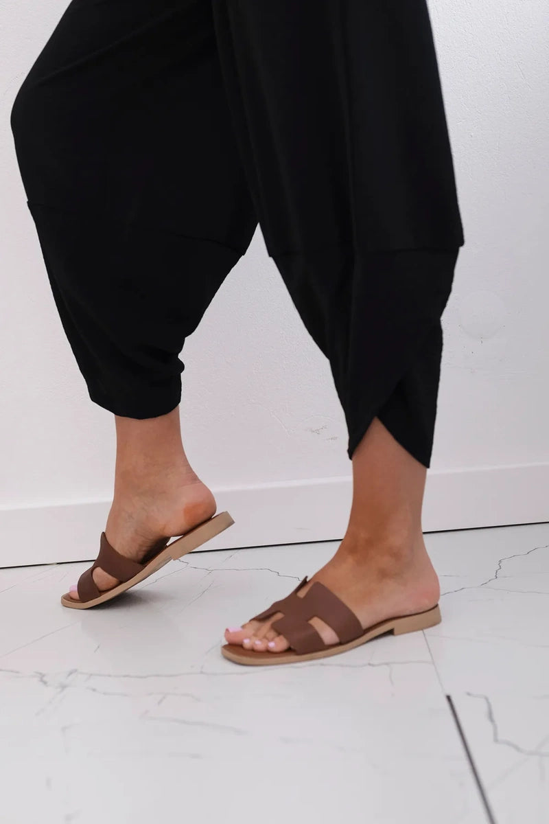 Панталон с широки крачоли и джобове ИТ-37