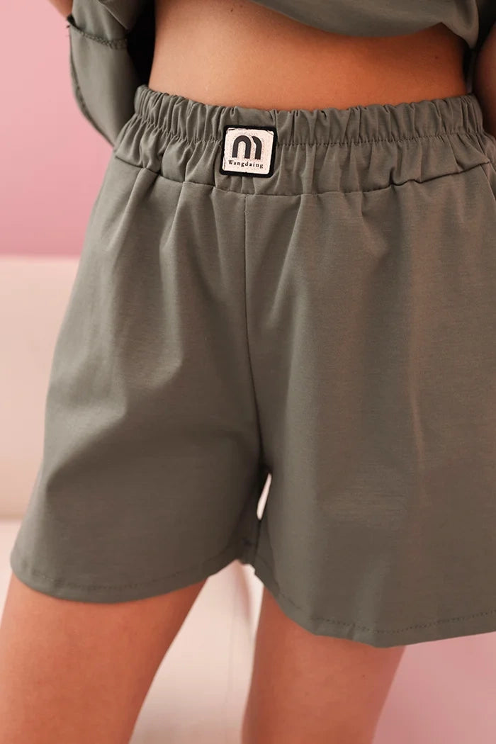 Дамски комплект от блуза с къс ръкав и къси панталонки с ластик ИТ-71