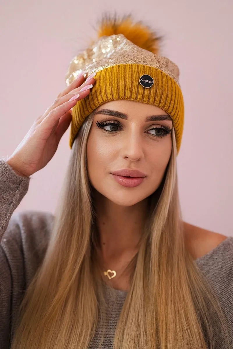 Дамска шапка с пайети K198