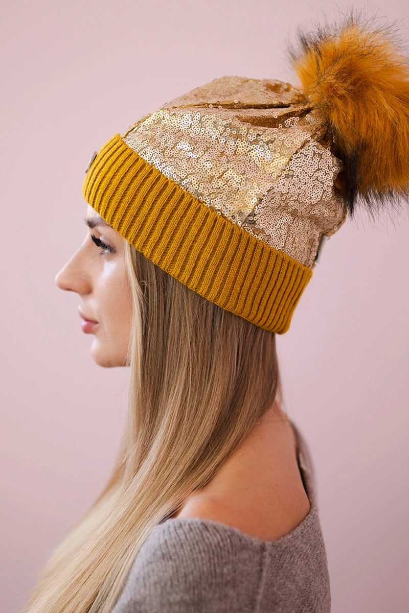 Дамска шапка с пайети K198