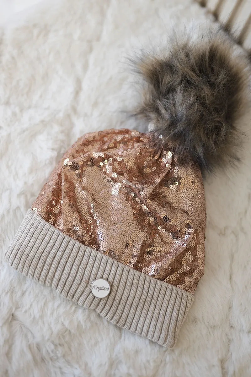 Дамска шапка с пайети K198