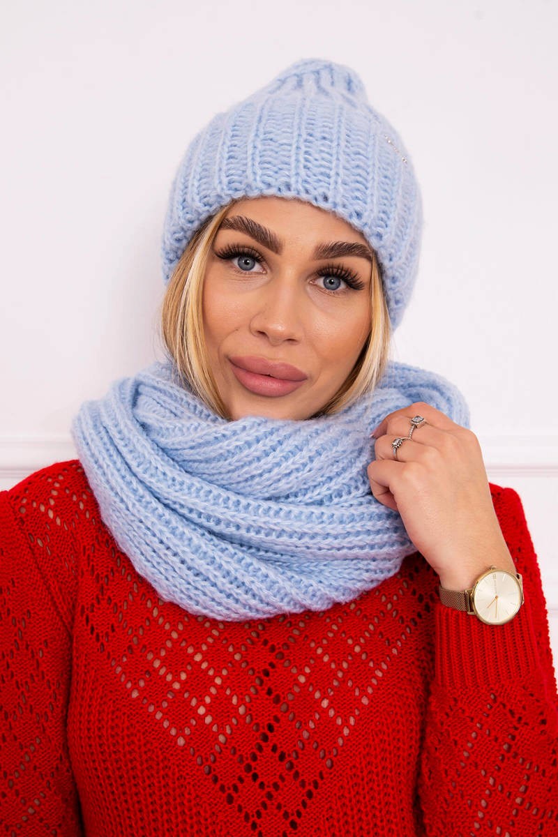 Дамски комплект от шапка с шал P100