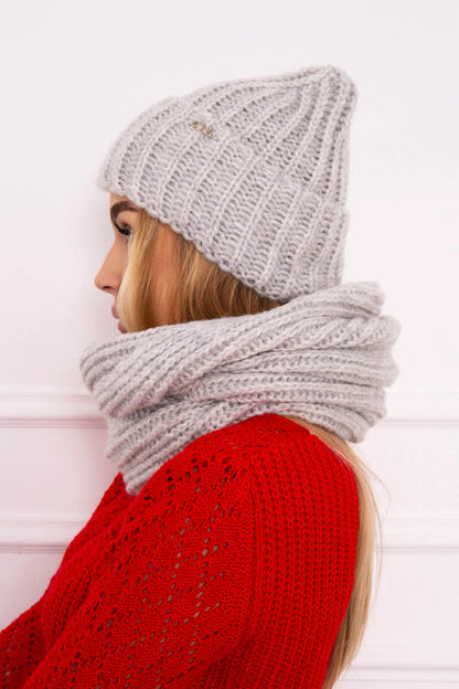 Дамски комплект от шапка с шал P100