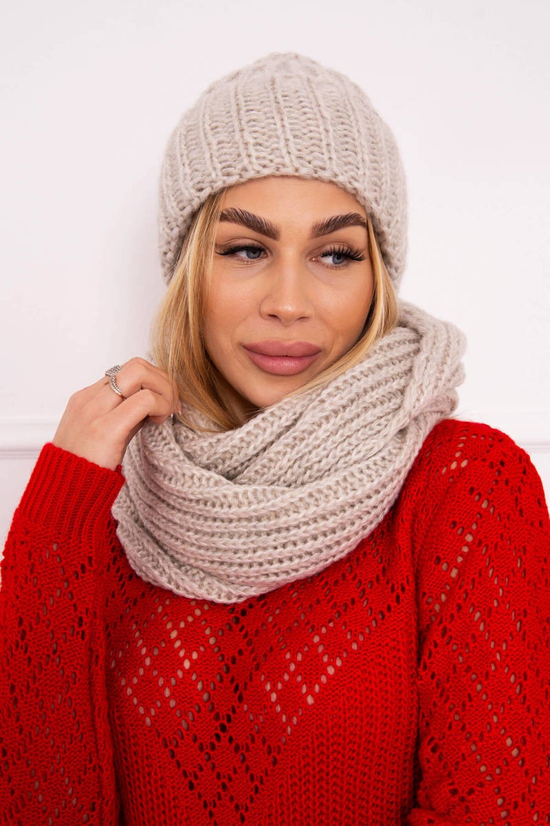 Дамски комплект от шапка с шал P100