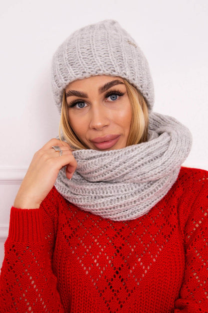Дамски комплект от шапка с шал P100